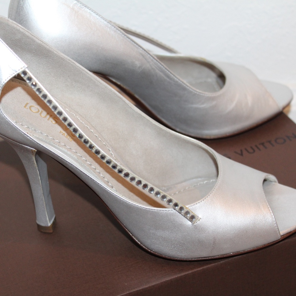 Louis Vuitton Silver Open Toes Leather Shoes Size 38